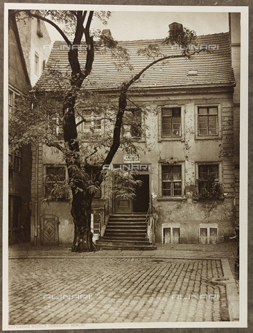 AVQ-A-001387-0011 - Album "Das malerische Berlin": the house called "Big Jà¼denhof", medieval residence of the old Berlin - Date of photography: 1914 - Alinari Archives, Florence