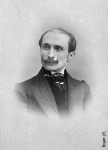 AVQ-A-001391-0309 - Half-length portrait of the famous French playwright Edmond Rostand - Date of photography: 1900 ca. - Alinari Archives, Florence