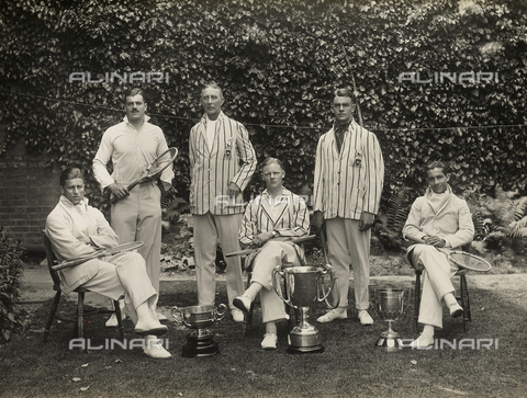 AVQ-A-001414-0005 - Winning students in the Trinity College, Cambridge tennis tournament in 1925 - Date of photography: 1925 - Alinari Archives, Florence