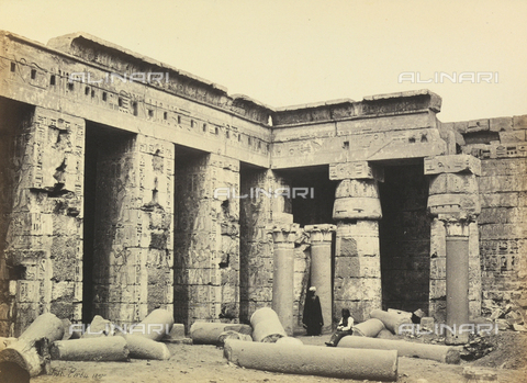 AVQ-A-001437-0033 - "Egypt and Palestine": detail of the internal courtyard of the great temple of Ramses III at Medinet Habou, Thebes, Egypt - Date of photography: 1857 - Alinari Archives, Florence