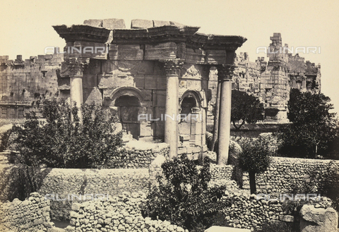 AVQ-A-001437-0046 - "Egypt and Palestine": circular temple in the archaeological area of Baalbek, ancient Syrian city, now in Lebanon - Date of photography: 1857 - Alinari Archives, Florence