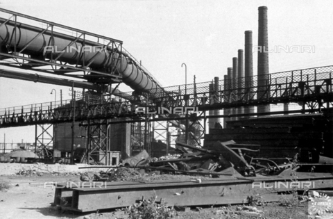 AVQ-A-001479-0082 - Exterior of a Russian factory photographed during the offensive campaign of 1942-43 - Date of photography: 02-03/1943 - Alinari Archives, Florence