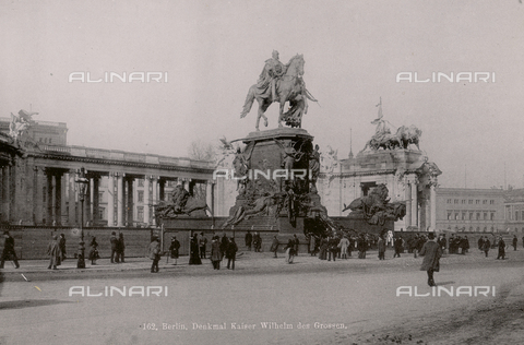 AVQ-A-001501-0100 - "Reisebilder (Photo Travel) - Richard Schmidt ": view of Berlin - Denkmal Kaiser Wilhelm des Grossen - Date of photography: 28/06/1897 - Alinari Archives, Florence