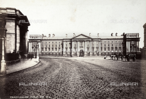 AVQ-A-001504-0029 - Trinity College in Dublin. The building hosts the University of Dublin founded by queen Elizabeth I in 1591. The main building is from the eighteenth century. - Date of photography: 1880 - 1890 ca. - Alinari Archives, Florence