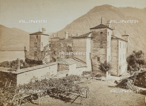 AVQ-A-001553-0001 - The castle at Issogne in Valle d'Aosta - Date of photography: 1878-1882 ca. - Alinari Archives, Florence