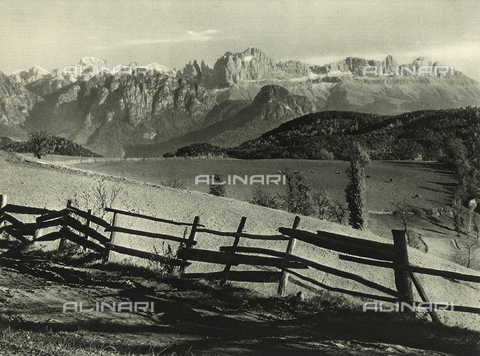 AVQ-A-001889-0007 - The Catinaccio mountains in the Dolomites - Date of photography: 1925-1930 ca. - Alinari Archives, Florence