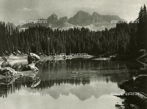 AVQ-A-001889-0014 - Autumn scene at the Carezza lake near Carezza - Nova Levante, Bolzano - Date of photography: 1925-1930 ca. - Alinari Archives, Florence