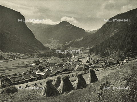 AVQ-A-001889-0021 - The town of Canazei in the Dolomites - Date of photography: 1925-1930 ca. - Alinari Archives, Florence