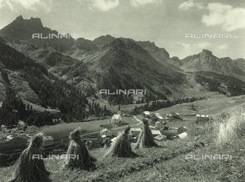 AVQ-A-001889-0030 - The town of Arabba in the Dolomites - Date of photography: 1925-1930 ca. - Alinari Archives, Florence
