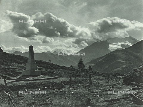 AVQ-A-001889-0035 - Sunset over Falazarego Plain, in the Dolomites - Date of photography: 1925-1930 ca. - Alinari Archives, Florence