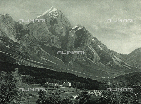 AVQ-A-001889-0042 - Cortina d'Ampezzo with Mount Antelao in the background - Date of photography: 1925-1930 ca. - Alinari Archives, Florence
