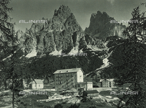 AVQ-A-001889-0044 - Three Crosses Pass in the Dolomites; Mount Cristallo and Popena Peak are in the background - Date of photography: 1925-1930 ca. - Alinari Archives, Florence