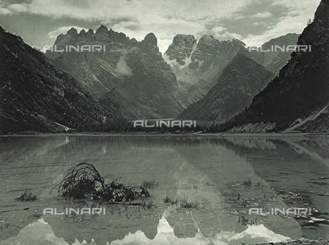 AVQ-A-001889-0047 - Lake Landro and the Crystal Mountain near Dobbiaco, Dolomites - Date of photography: 1925-1930 ca. - Alinari Archives, Florence