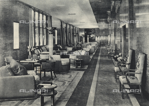 AVQ-A-002346-0018 - R.M.S. Queen Mary: main corridor of the transatlantic Queen Mary - Date of photography: 1936 - Alinari Archives, Florence