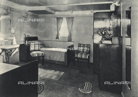 AVQ-A-002346-0020 - R.M.S. Queen Mary: tourist class cabin of the transatlantic Queen Mary - Date of photography: 1936 - Alinari Archives, Florence