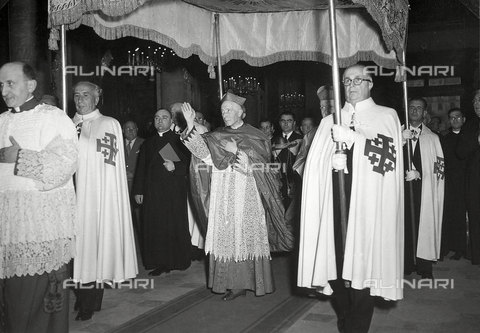 AVQ-A-002364-0009 - XIV National Eucharistic Congress of Turin: Cardinal Ildefonso Schuster at the entrance to the cathedral - Date of photography: 1953 - Alinari Archives, Florence
