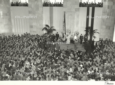AVQ-A-002364-0020 - XIV National Eucharistic Congress of Turin: speech to the managers of F.I.A.T. Mirafiori - Date of photography: 12/09/1953 - Alinari Archives, Florence