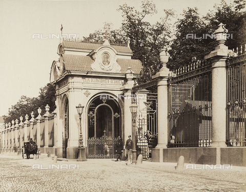 AVQ-A-002408-0018 - Entrance to the Summer Gardens, Moscow, Russia - Date of photography: 1890-1900 ca. - Alinari Archives, Florence