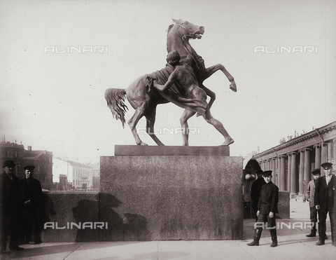 AVQ-A-002408-0025 - Statue with horse on the Anickov  Bridge, St. Petersburg - Date of photography: 1890-1900 ca. - Alinari Archives, Florence