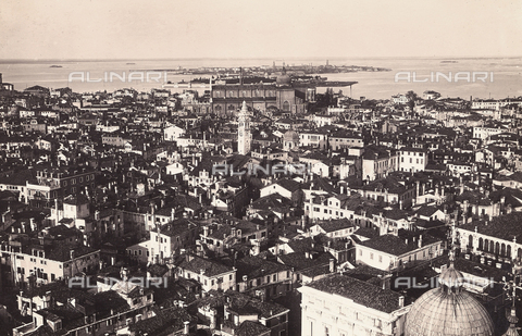 AVQ-A-002434-0049 - View of Venice with the Church of Santi Giovanni e Paolo - Date of photography: 1917-1918 - Alinari Archives, Florence