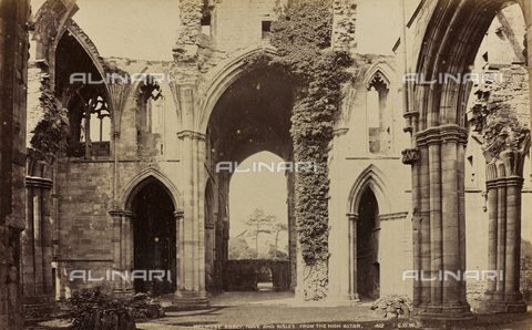 AVQ-A-002803-0007 - Album "Voyage en Ecosse Septembre 1880": Inside the abbey of Melrose - Date of photography: 17/09/1880 - Alinari Archives, Florence