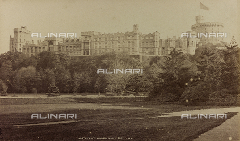 AVQ-A-002803-0038 - Album "Voyage en Ecosse Septembre 1880": View of Windsor Castle in England - Date of photography: 30/09/1880 - Alinari Archives, Florence