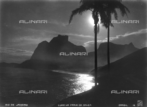 AVQ-A-002898-0008 - Nighttime view of Gavea Marina in Rio de Janeiro - Date of photography: 1910-1920 ca. - Alinari Archives, Florence