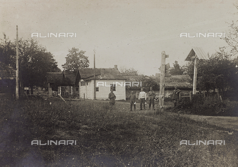 AVQ-A-002988-0007 - First World War: the 'Ukraine in the years 1914-1916 during the invasion of the German army. Country Road - Date of photography: 1914-1916 - Alinari Archives, Florence