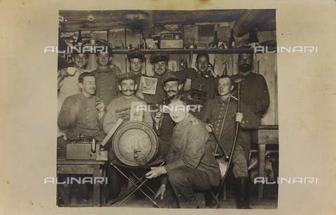 AVQ-A-002988-0061 - First World War: the 'Ukraine in the years 1914-1916 during the invasion of the German army. Group of soldiers during a time of rest - Date of photography: 1914-1916 - Alinari Archives, Florence