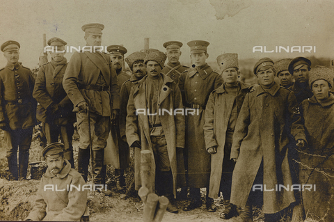 AVQ-A-002988-0079 - First World War: the 'Ukraine in the years 1914-1916 during the invasion of the German army. Group of soldiers - Date of photography: 1914-1916 - Alinari Archives, Florence