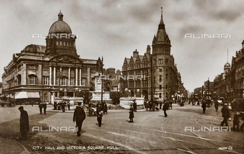 AVQ-A-003198-0070 - City Hall and Victoria Square in Kingston upon Hull - Date of photography: 1930-21/05/1933 - Alinari Archives, Florence