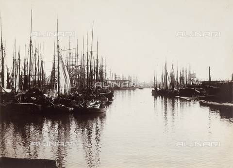AVQ-A-003264-0021 - "Riachuelo", the port of Buenos Aires - Date of photography: 1900 - Alinari Archives, Florence