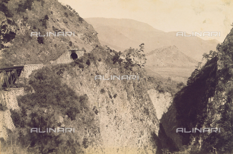 AVQ-A-003434-0022 - Mountain pass near Maltrata - Date of photography: 1880-1890 ca. - Alinari Archives, Florence