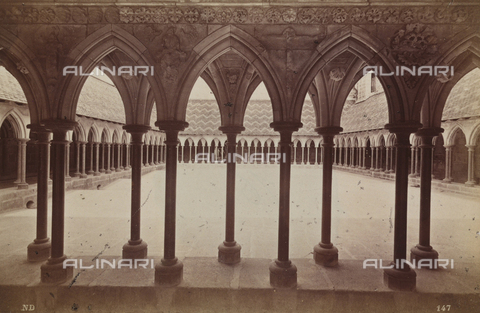AVQ-A-003730-0016 - Il chiostro di Mont Saint-Michel - Data dello scatto: 1900 ca. - Archivi Alinari, Firenze