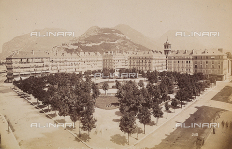AVQ-A-003730-0028 - Place Victor Hugo a Grenoble - Data dello scatto: 1900 ca. - Archivi Alinari, Firenze