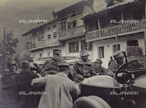 AVQ-A-003796-0114 - First World War: King Vittorio Emanuele III and the commander in chief of the French army, Joseph Joffre, at Caporetto - Date of photography: 1915-1918 - Alinari Archives, Florence