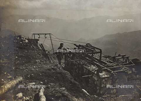 AVQ-A-003796-0168 - First World War: cableway in Caporetto - Date of photography: 1915-1918 - Alinari Archives, Florence