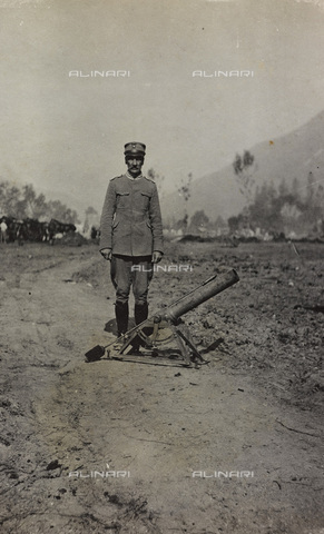 AVQ-A-003796-0244 - First World War: an Italian soldier - Date of photography: 1915-1918 - Alinari Archives, Florence