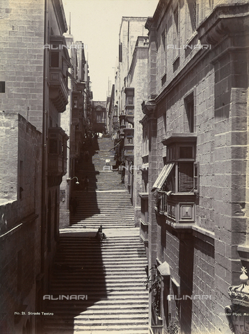 AVQ-A-003805-0042 - Theatre Street, La Valletta - Date of photography: 1910 ca. - Alinari Archives, Florence
