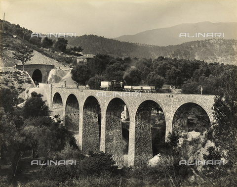 AVQ-A-003811-0003 - Faquin Viaduct in France. The construction of the railway stretch Nice-Coni was carried out by the Fratelli Giannotti company - Date of photography: 1925 - Alinari Archives, Florence