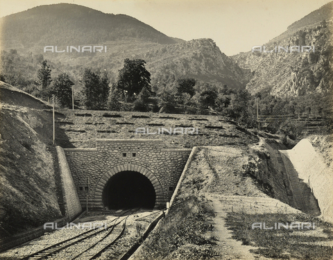 AVQ-A-003811-0013 - The Col de Braus tunnel near Nice, France. The construction of the railway stretch Nice-Coni was carried out by the Fratelli Gianotti company - Date of photography: 1925 - Alinari Archives, Florence