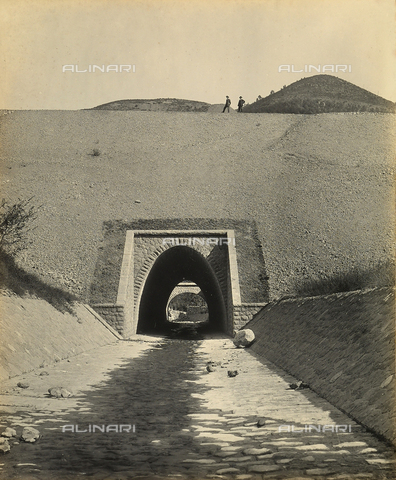 AVQ-A-003811-0014 - The Sospel tunnel in France. The construction of the railway stretch Nice-Coni was carried out by the Fratelli Gianotti company - Date of photography: 1925 - Alinari Archives, Florence