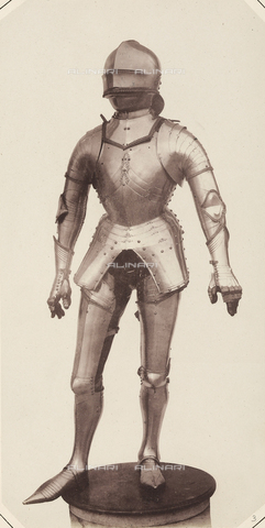 AVQ-A-003863-0003 - L'armatura cinquecentesca dell'Imperatore Massimiliano I, conservata in Austria - Data dello scatto: 1859 - Archivi Alinari, Firenze