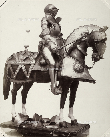 AVQ-A-003863-0030 - Bardatura per cavallo e armatura quattrocentesche appartenute a Ruprecht re di Germania, conservate in Austria - Data dello scatto: 1859 - Archivi Alinari, Firenze