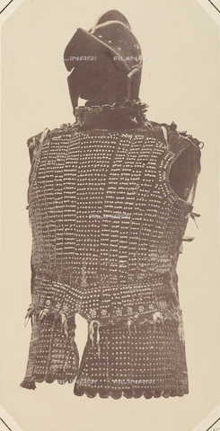 AVQ-A-003864-0010 - Elmo e maglia di ferro appartenute all'armatura del Generale Agostino Barbarigo, conservate in Austria - Data dello scatto: 1862 - Archivi Alinari, Firenze