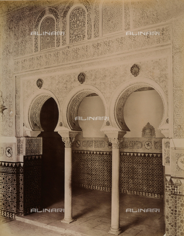 AVQ-A-003897-0013 - Interior of the sleeping quarters of the Moorish kings in the Alcazar of Seville - Date of photography: 1880 - 1890 - Alinari Archives, Florence