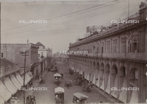 AVQ-A-004053-0047 - 'Antilles': tram and carriages along a street in Havana - Date of photography: 1910-1920 ca. - Alinari Archives, Florence