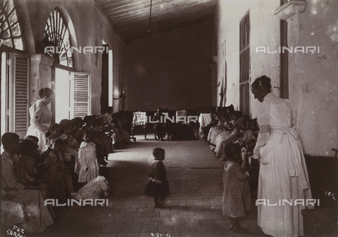 AVQ-A-004053-0053 - 'Antilles': room in a hospital in Havana - Date of photography: 1910-1920 ca. - Alinari Archives, Florence