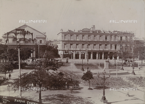 AVQ-A-004053-0073 - 'Antilles': central park in Havana - Date of photography: 1910-1920 ca. - Alinari Archives, Florence