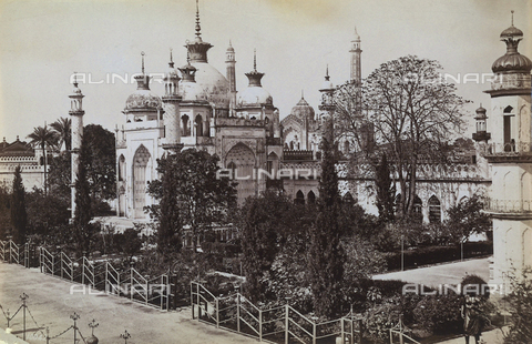 AVQ-A-004120-0061 - Parte del complesso dell'Husainabad Imambara a Lucknow, in India - Data dello scatto: 1880-1890 ca. - Archivi Alinari, Firenze